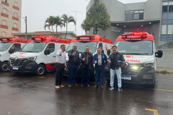 Dia 25 de abril de 2025 é marcado pela entrega de cinco ambulâncias! 