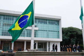 Atentado contra a Bandeira Revolta Curitibanos