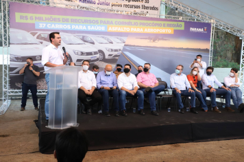 Entrega de Carros Saúde e Distribuição de Uniformes Escolares