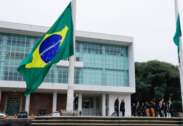 Atentado contra a Bandeira Revolta Curitibanos